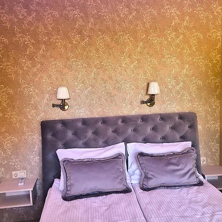 Atostogu Bustas Su Jacuzzi クライペダ