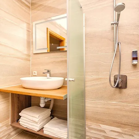 Apartment Atostogu Bustas Su Jacuzzi *