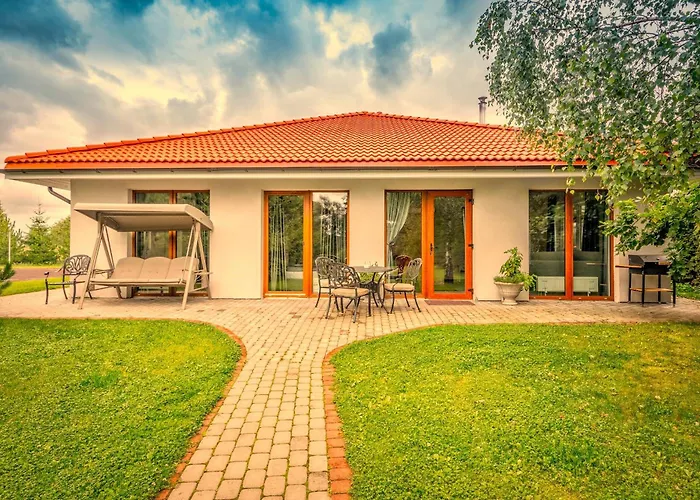 Atostogu Bustas Su Jacuzzi *